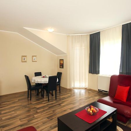 Apartments Izvor เวิร์ดนิค ภายนอก รูปภาพ