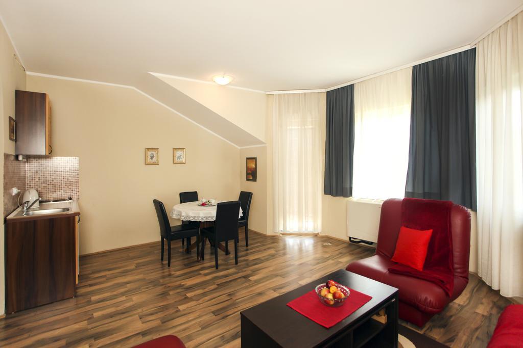 Apartments Izvor เวิร์ดนิค ภายนอก รูปภาพ