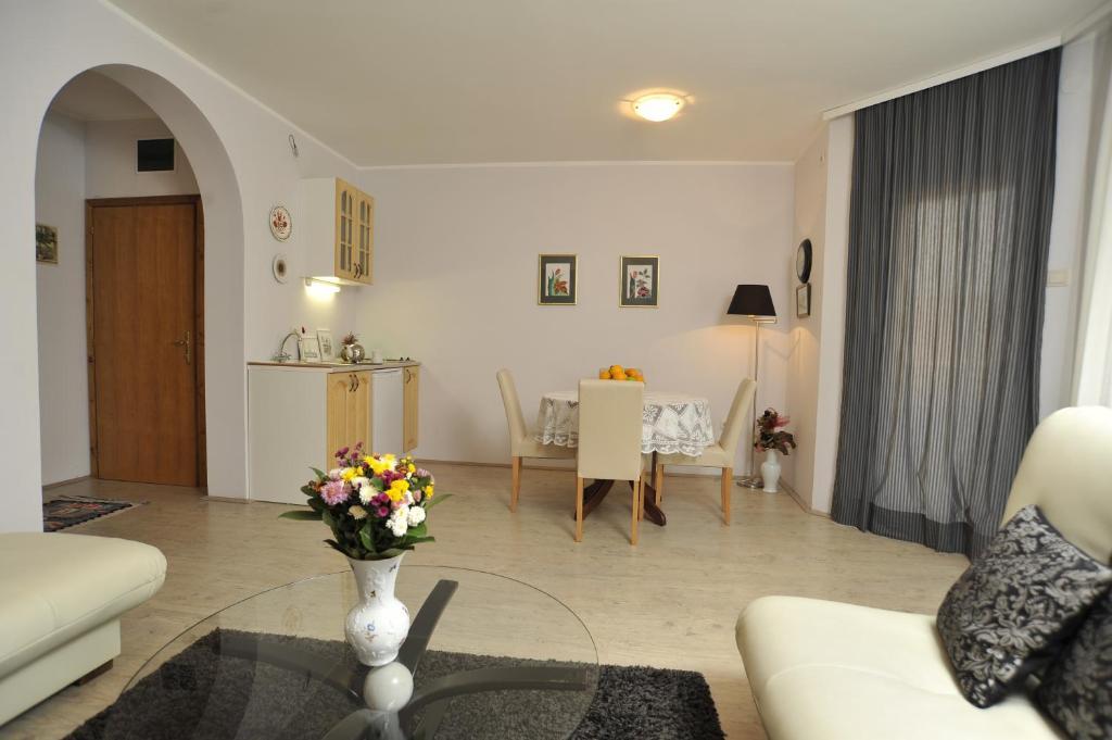 Apartments Izvor เวิร์ดนิค ห้อง รูปภาพ